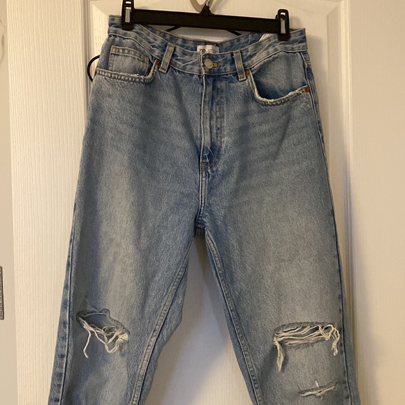 Zara Ripped Mom Fit Jeans - Picture 4 of 6
